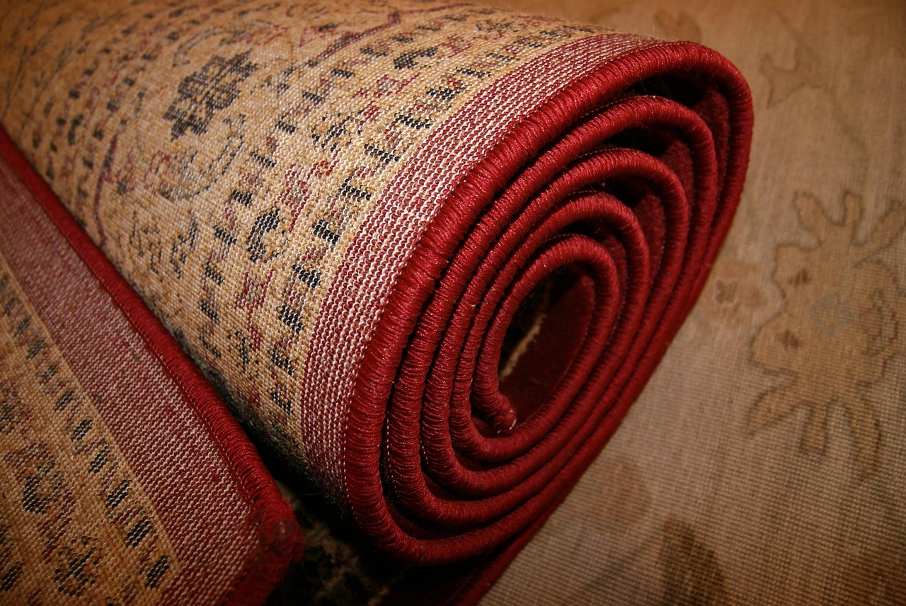 Come scegliere il tappetino da bagno perfetto: dimensioni, materiale e consigli di stile